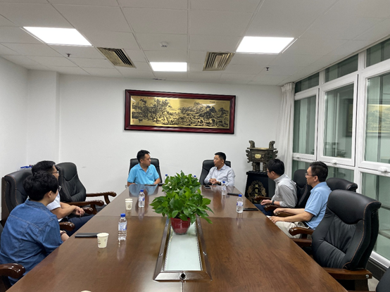 趙軍書(shū)記與學(xué)院上海校友會(huì)秘書(shū)長(zhǎng)交流座談 共謀技術(shù)轉(zhuǎn)移新路徑